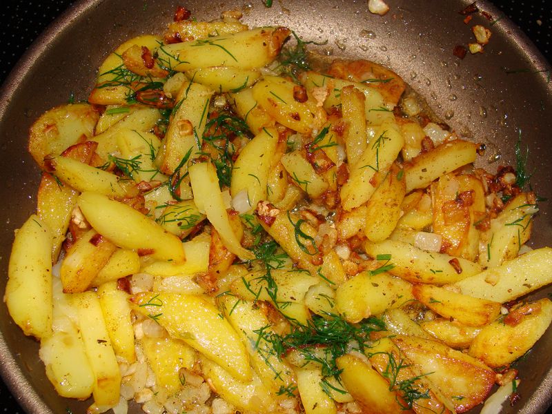 1. Жареная картошка с чесноком