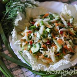 Салат овощной с капустой