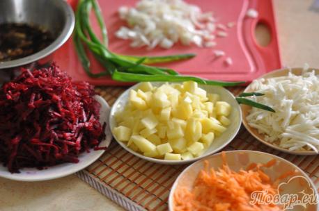 Борщ вегетарианский в мультиварке: подготовка овощей