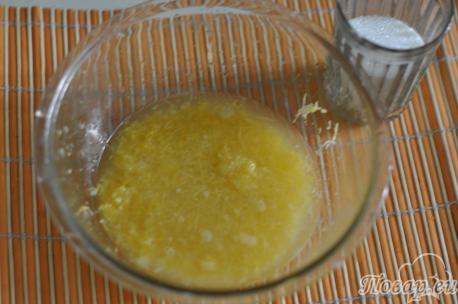 Цедра с соком для приготовления домашнего лимонада из лимонов