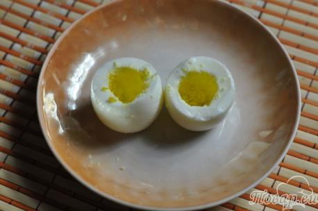 Фаршированные яйца Грибочки: яичные бочонки