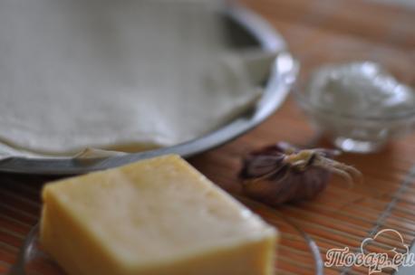 ингредиенты для приготовления горячей закуски из лаваша с сыром