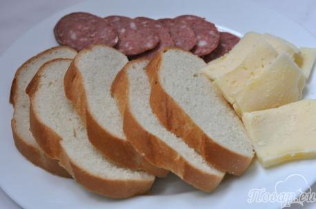 Горячие бутерброды с колбасой: продукты