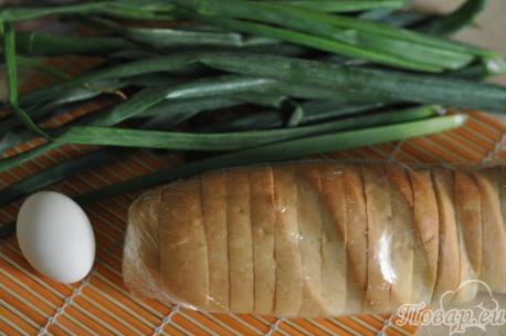 ингредиенты для приготовления горячих бутербродов с зелёным луком
