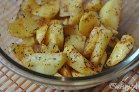 Картофельные дольки в духовке: дольки с пряностями