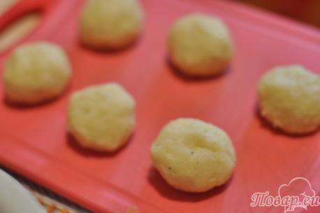 картофельные клёцки в форме шариков