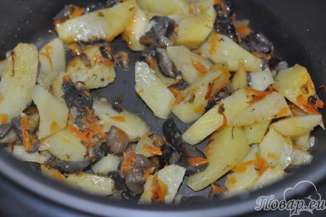 Картошка с грибами в мультиварке: готовое блюдо
