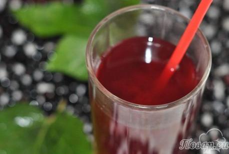 Можно ли компот переварить. kompot4. Можно ли компот переварить фото. Можно ли компот переварить-kompot4. картинка Можно ли компот переварить. картинка kompot4. Компот – один из самых популярных напитков, приготовленных в домашних условиях. Готовить его можно из каких угодно фруктов и ягод, и даже овощей, в том числе и замороженных. Причём, если знать, как правильно варить компот из тех или иных ингредиентов, напиток получится не только вкусный, но и полезный. Время варки компота зависит от того, какие ингредиенты используются для его приготовления.