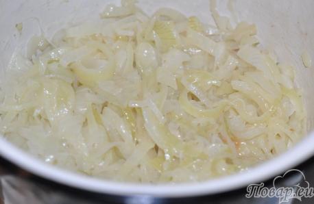 Луковый суп с сыром и гренками: лук