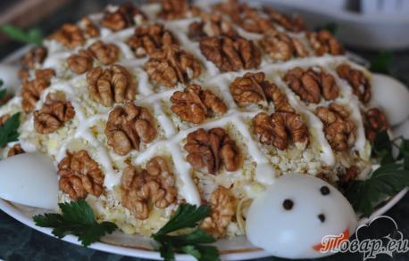 Новогоднее меню: салат Черепаха с грецкими орехами