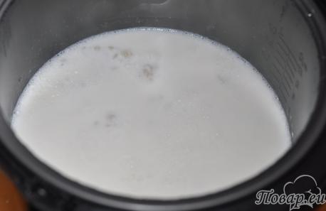 Молочная перловая каша в мультиварке: молоко