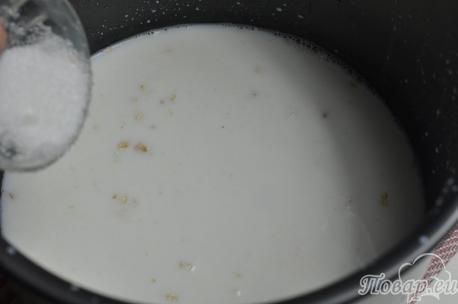 Овсяная каша в мультиварке: молоко и сахар