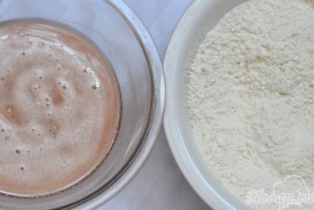 Пирог с вишнёвым вареньем: приготовление теста