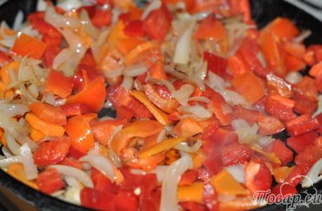 Рагу овощное с баклажанами: перец