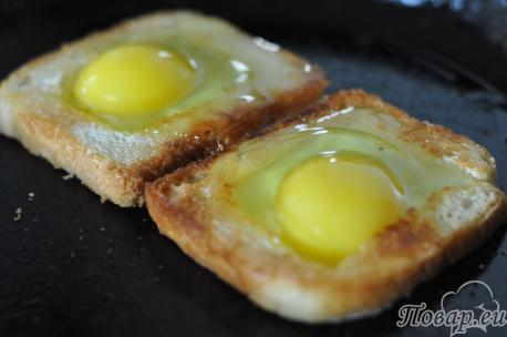 Рецепт яичницы по-французски: яйца