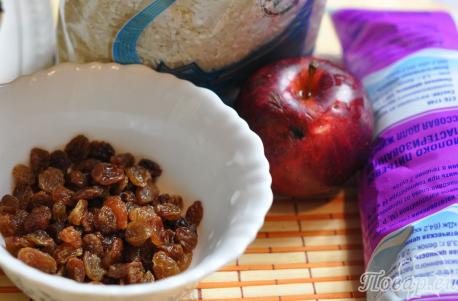 Каша рисовая с изюмом и яблоками в мультиварке: продукты