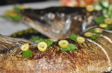 Как правильно приготовить рыбу: фаршированная щука