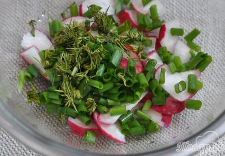 Салат из редиса с картофелем: редис с зеленью