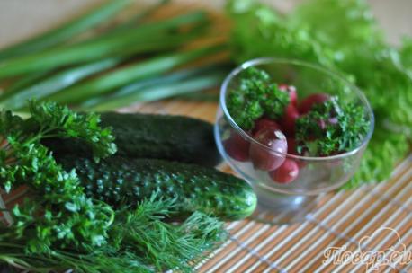 ингредиенты для приготовления салата с редисом и свежим огурцом