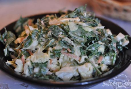 Салат витаминный из капусты: сметана