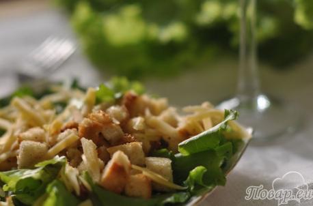 Как правильно приготовить салаты: салат Цезарь