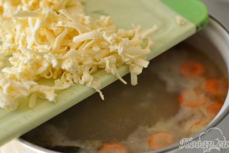 Суп с плавленым сырком и овощами: сырок