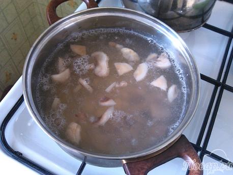 Сырный суп с шампиньонами – добавляем картофель и грибы