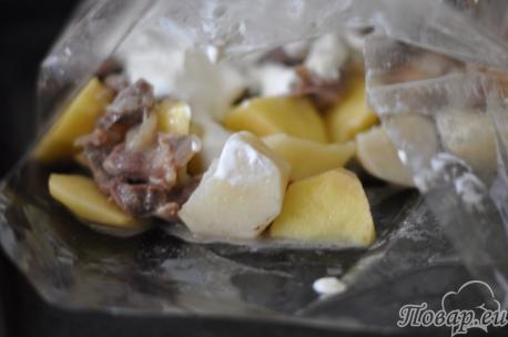 Ингредиенты для приготовления тушёной картошки с куриными желудками в рукаве
