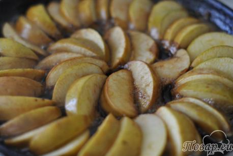 Яблочный Тарт Татен: карамелизированные яблоки