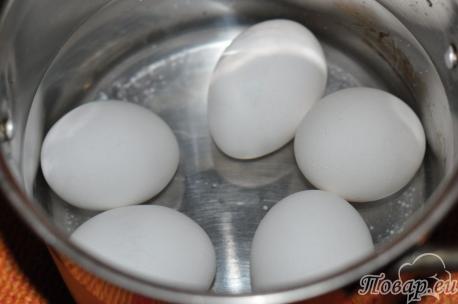 Варка яиц для приготовления чайных яиц по-китайски
